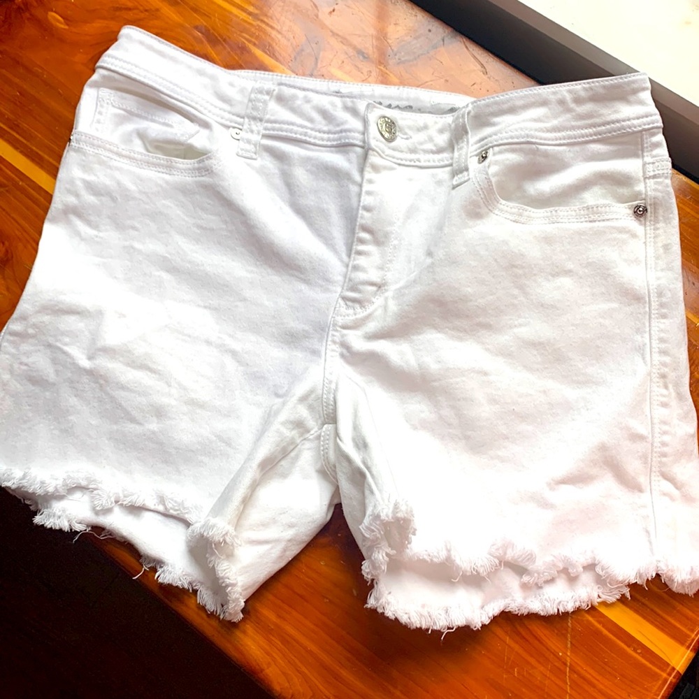 Seven7 white jean shorts
